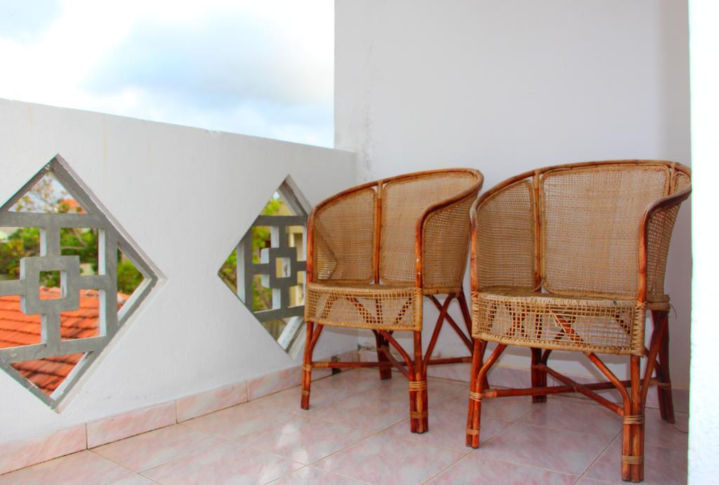 Holiday Guest Inn Negombo Buitenkant foto